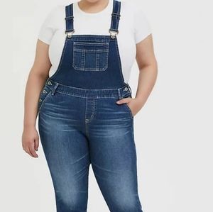 NWT... Torrid size 20 crop overall!